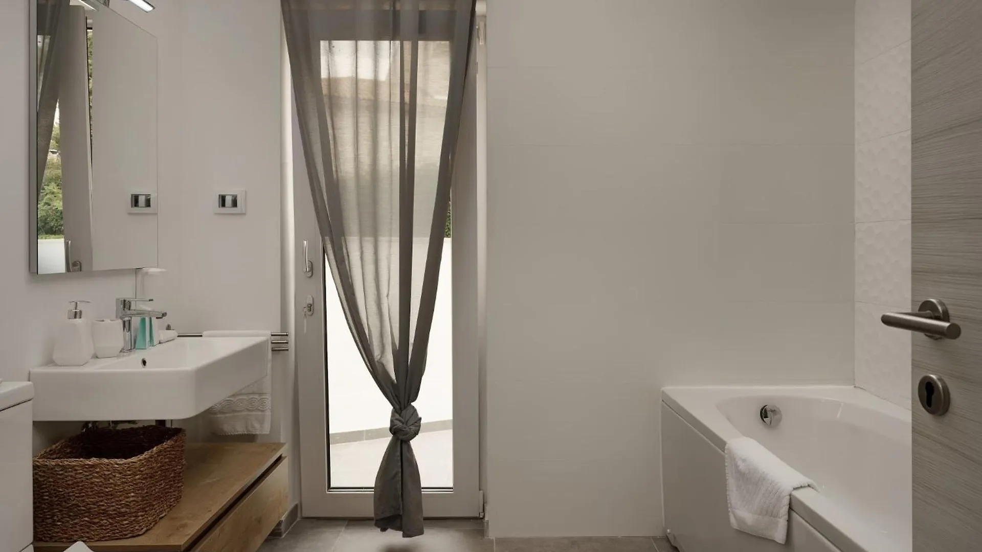 Villa San Polo Max In Central Istria Up To 8 People With Heated Pool & Pet Friendly Divšići Kroatien