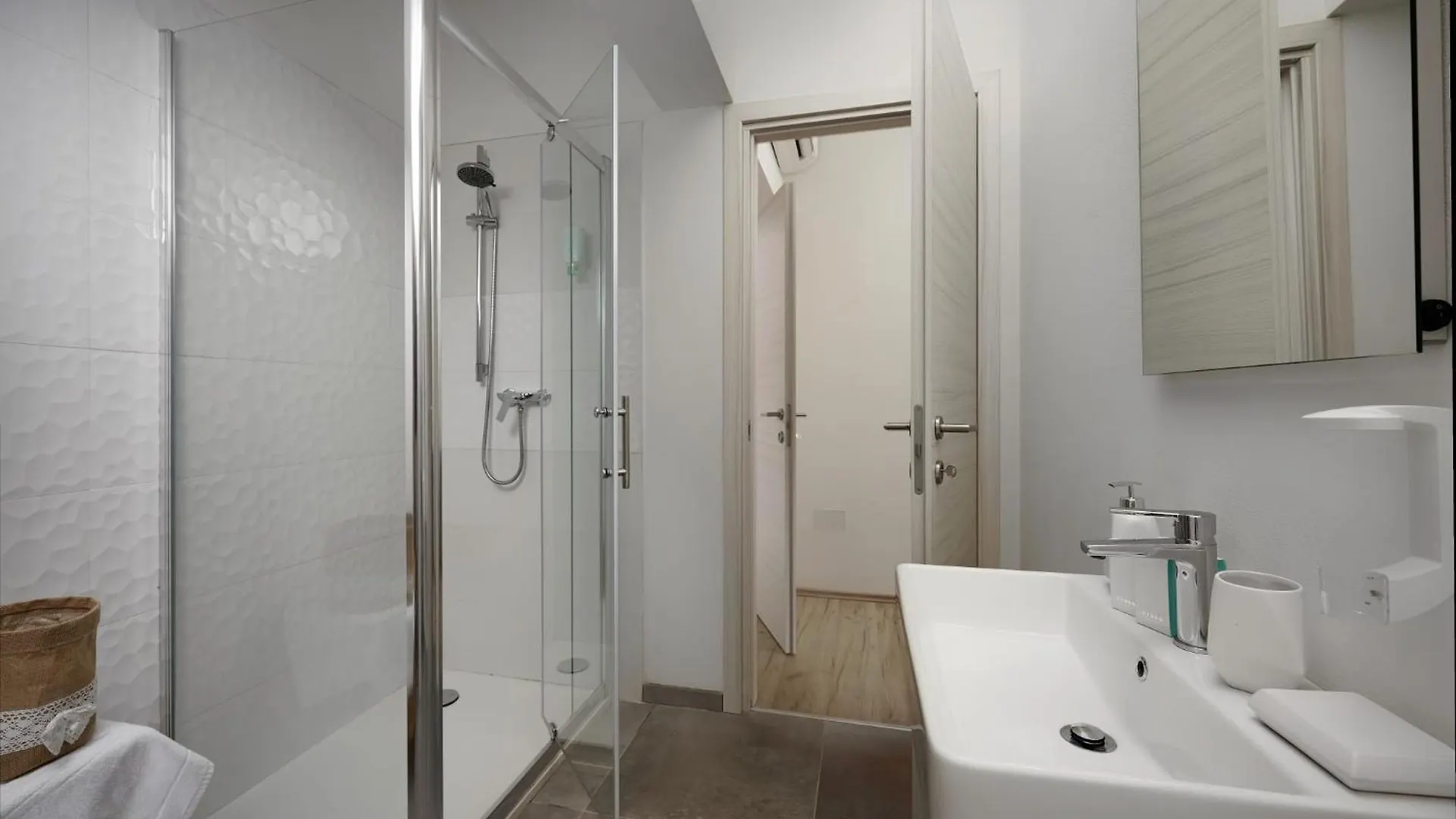 Villa San Polo Max In Central Istria Up To 8 People With Heated Pool & Pet Friendly Divšići